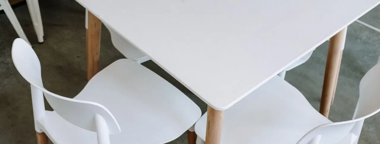 Plastica ingiallita? ecco Il trucco facile per farla tornare bianca come nuova in pochi minuti Immagine selezionata