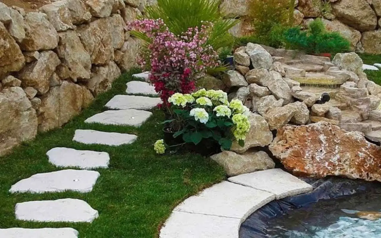 Come realizzare un giardino mediterraneo: ecco le piante più adatte Immagine selezionata
